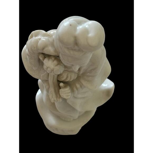 white porcelain figurine Lady With Lotus Fower 8.5 Inches Tall Made In Japan - Picture 6 of 7